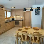 Au Pied De La Telecabine, Saastalcards Apartman