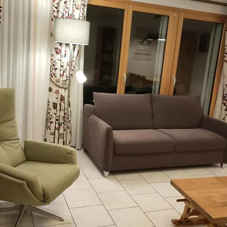 Apartamento Au Pied De La Télécabine, Saastalcards *