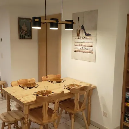 Apartamento Au Pied De La Télécabine, Saastalcards *