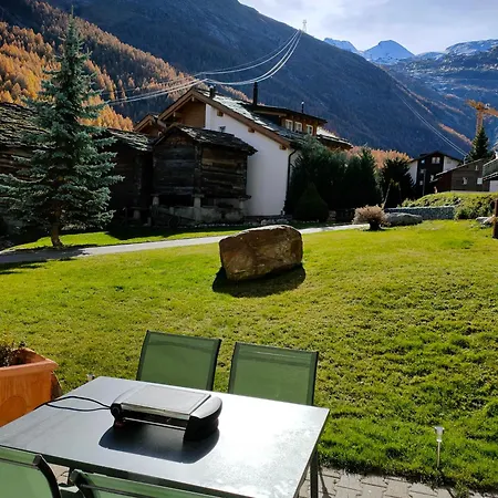 Apartamento Au Pied De La Télécabine, Saastalcards
