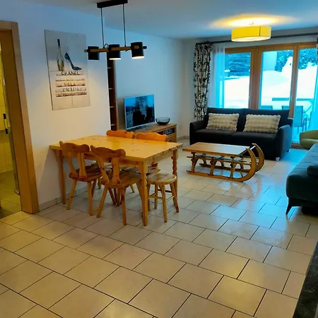 Apartamento Au Pied De La Télécabine, Saastalcards *