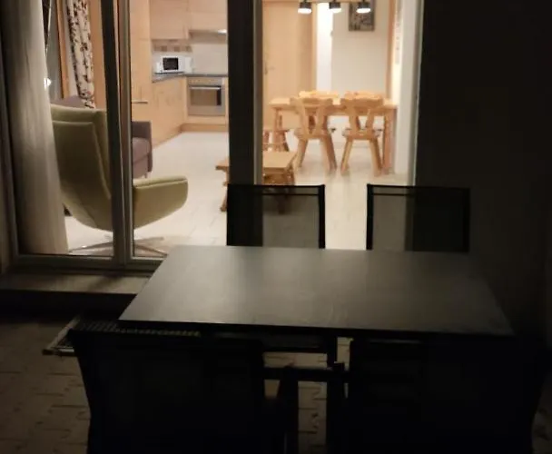 Apartment Au Pied De La Telecabine, Saastalcards