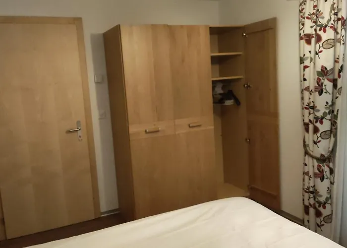 Apartment Au Pied De La Telecabine, Saastalcards