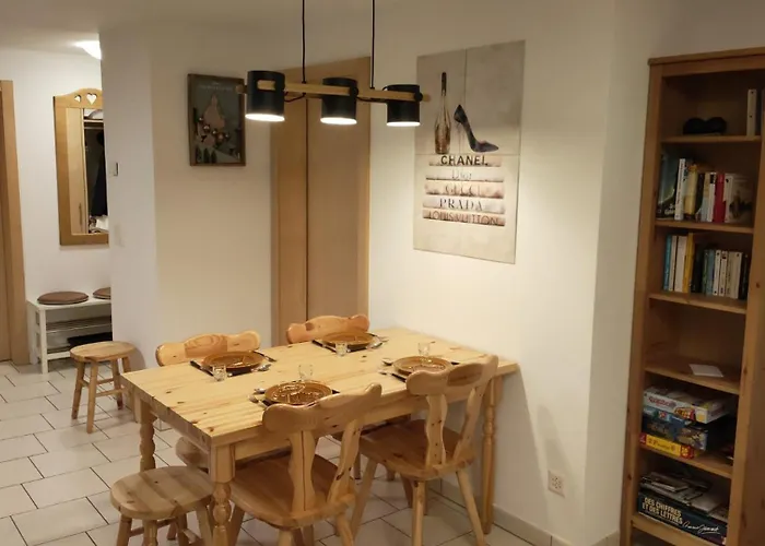 Apartment Au Pied De La Telecabine, Saastalcards *