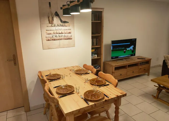 Au Pied De La Telecabine, Saastalcards