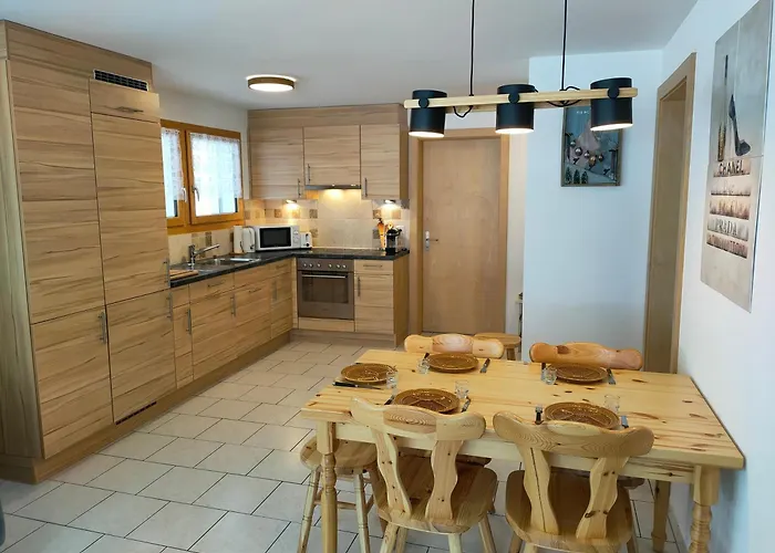 Au Pied De La Telecabine, Saastalcards Apartment