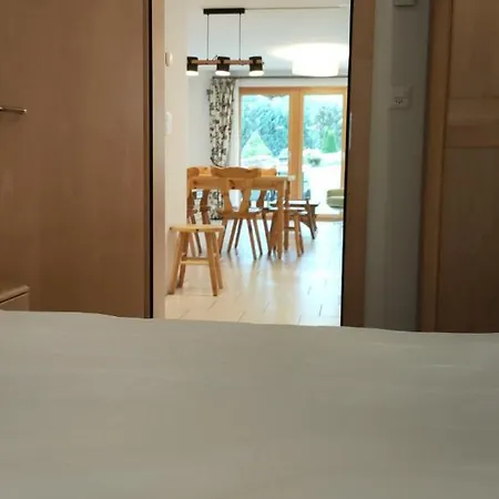 Au Pied De La Telecabine, Saastalcards Apartment