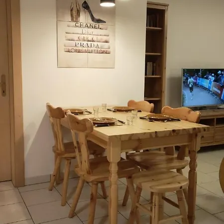 Au Pied De La Telecabine, Saastalcards Apartment *