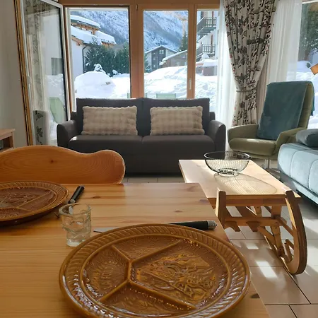 Au Pied De La Telecabine, Saastalcards Apartment