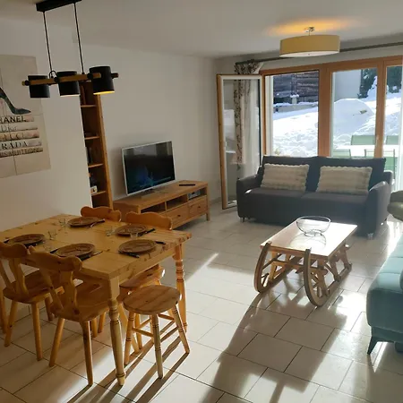Apartment Au Pied De La Telecabine, Saastalcards